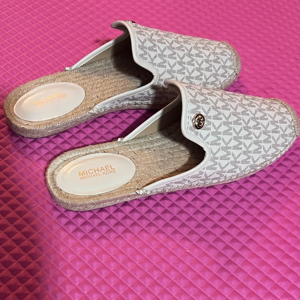 Michael Kors Vanilla Mule Size 10 M - Picture 3 of 4